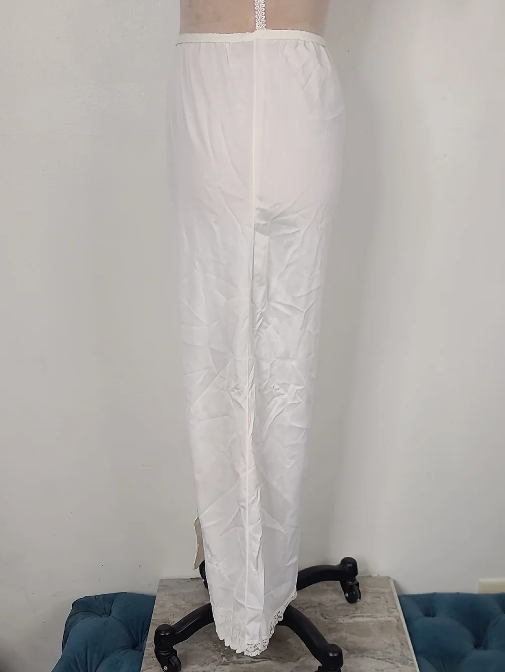Vintage Oplalaire White Nylon Chantilly Lace Trim Kick Slit Long Half Slip M - Picture 7 of 13